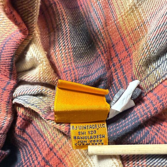 Tailor Vintage Men's Rust gold Plaid Luxe Performance Shirt Size M - Picture 9 of 9